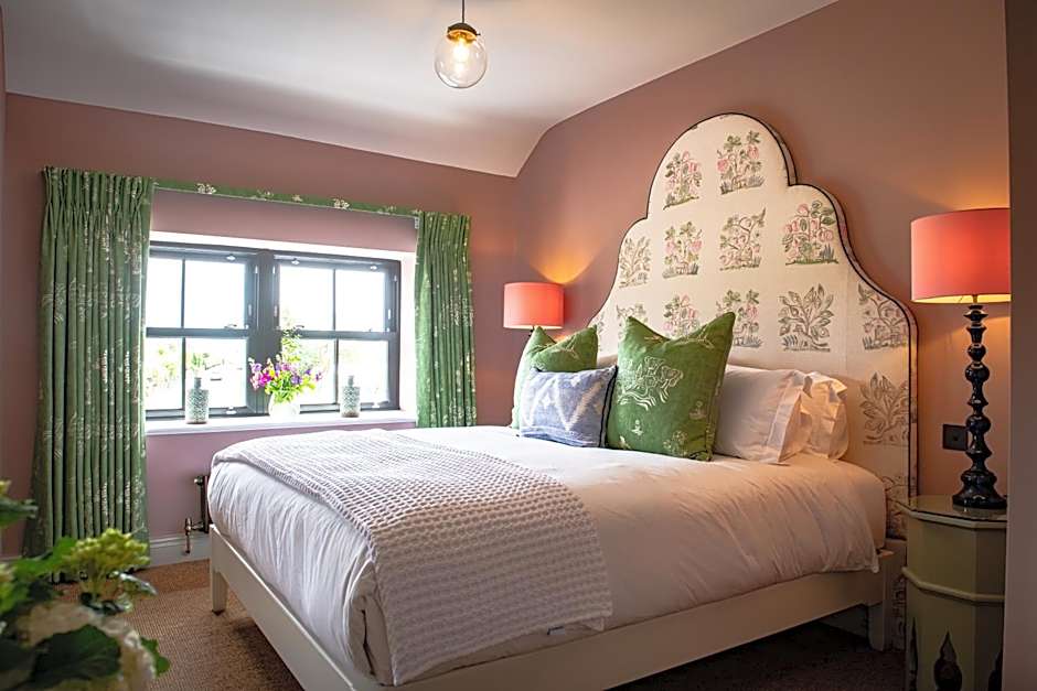 The White Lion Cowbridge