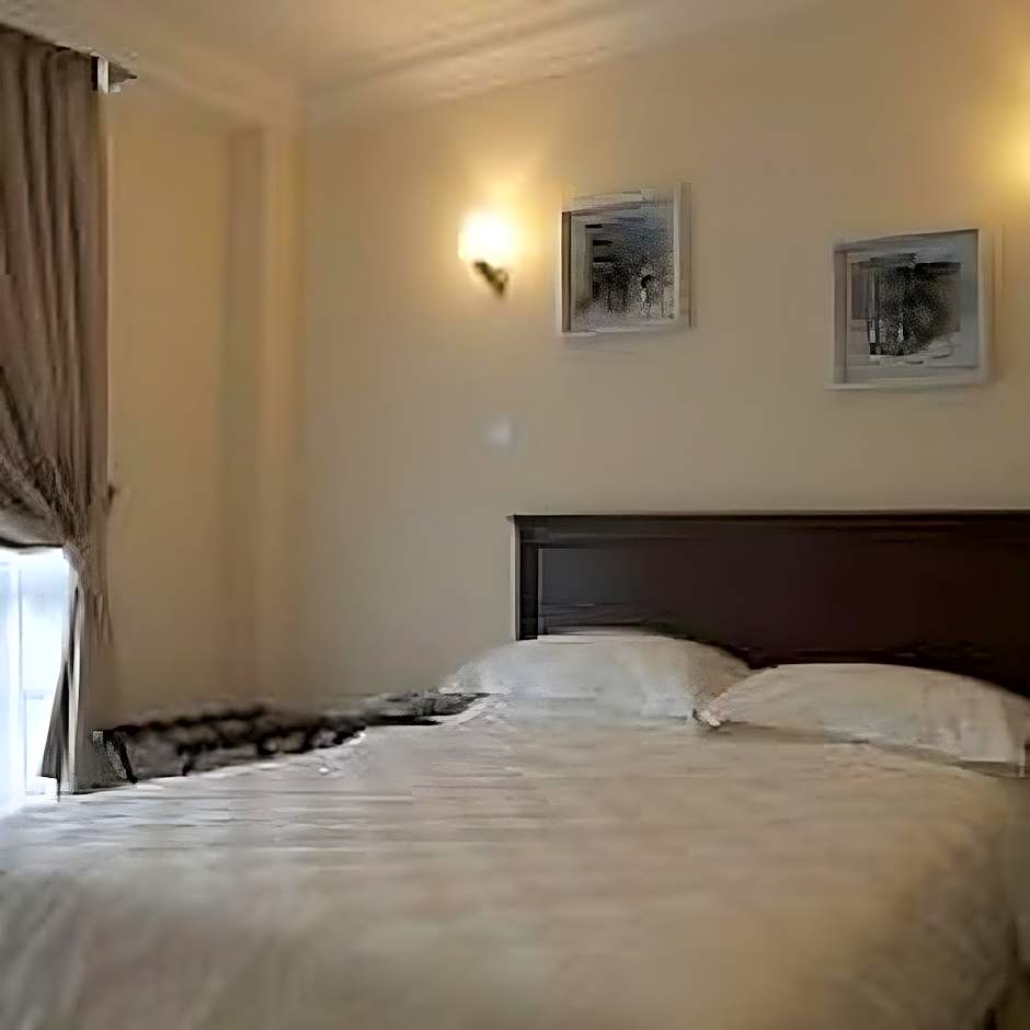 De Galleria Hotel