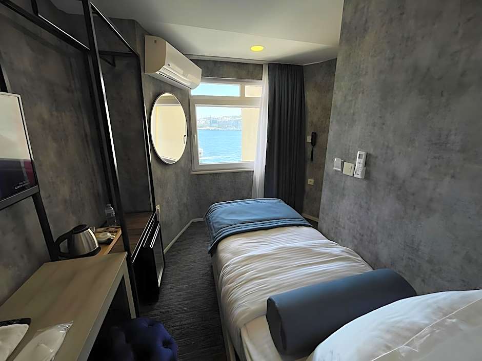 Weingart Seaside Hotel