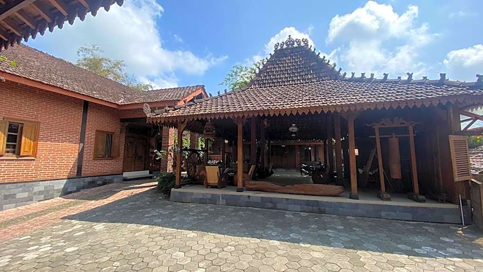 Saraswati Traditional Homestay Temanggung RedPartner