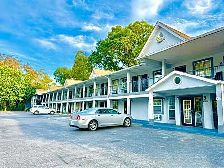 Woodbridge Inn By OYO Rome