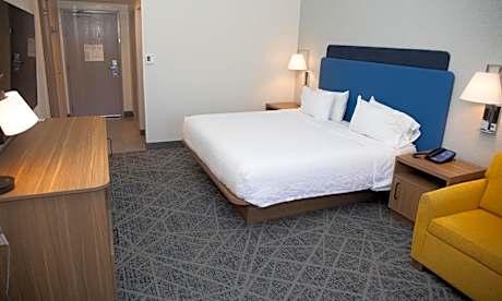 1 King Bed Study With Sofabed Nonsmoking