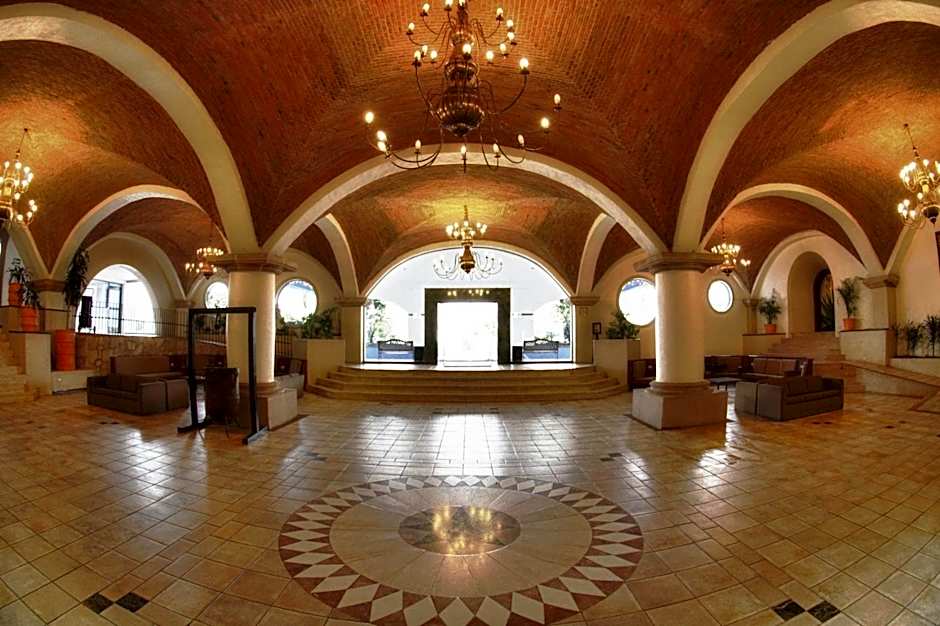 Hotel Gran Plaza & Convention Center