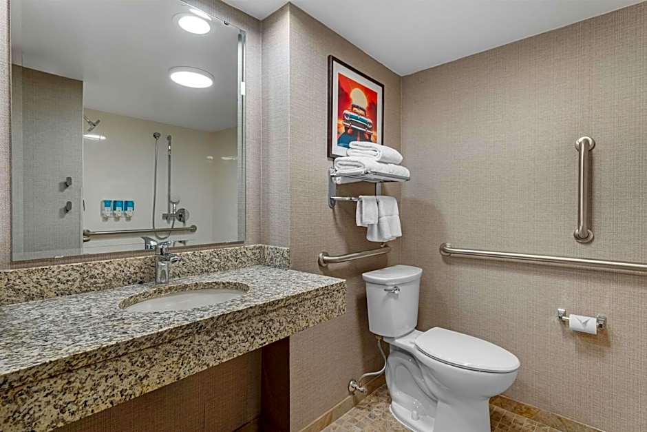 Drury Inn & Suites Joplin
