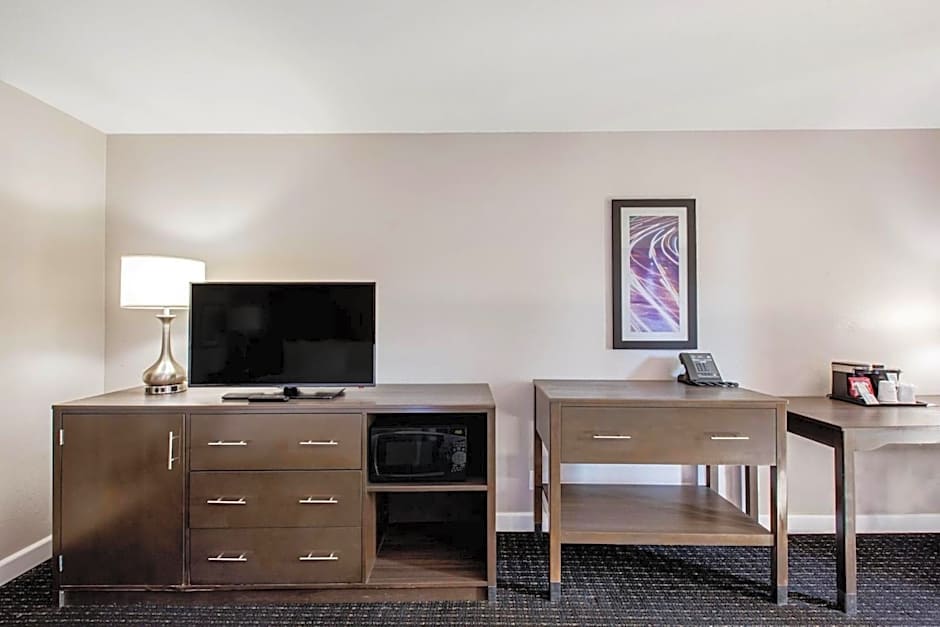 La Quinta Inn & Suites by Wyndham Pomona