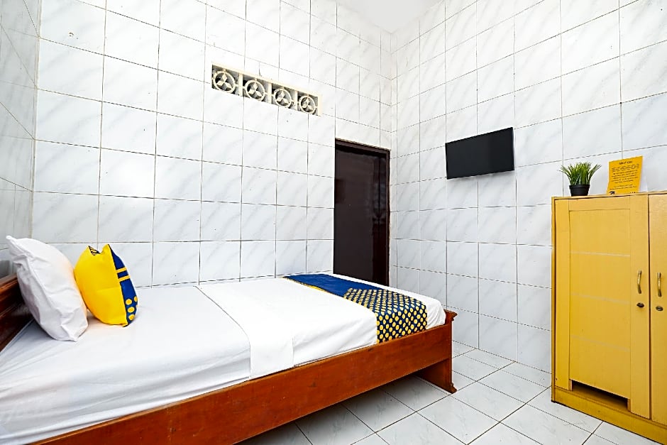 SPOT ON 2011 Hotel Mekar Sari