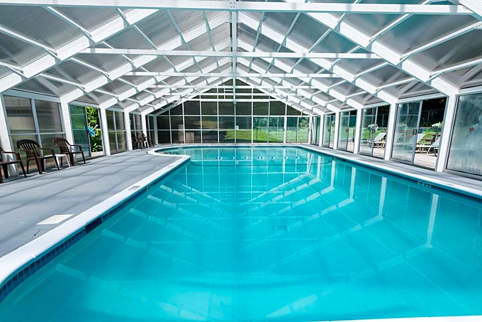 Adirondack Retreat Inn & Suites