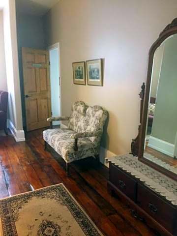 Sir Isaac Brock B&B Luxury Suites