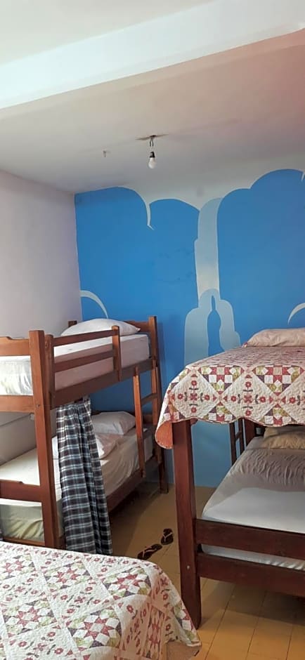 Hostel e Camping da Cris