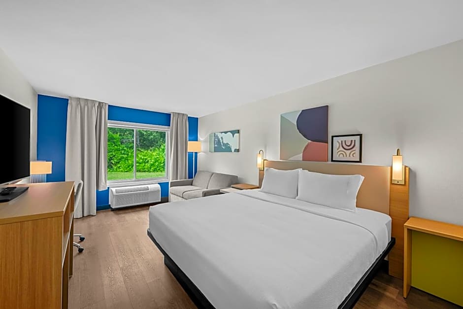 Spark by Hilton Brunswick