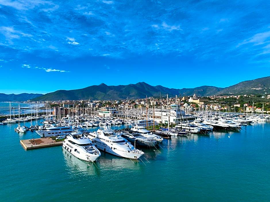 Yacht Club Marina di Loano | UNA Esperienze