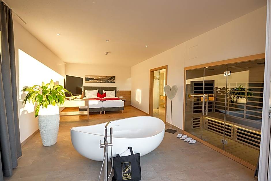 Photo 1 of 4 of Suite