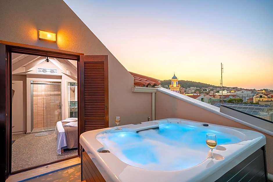 Pink Panther Maisonette Suite