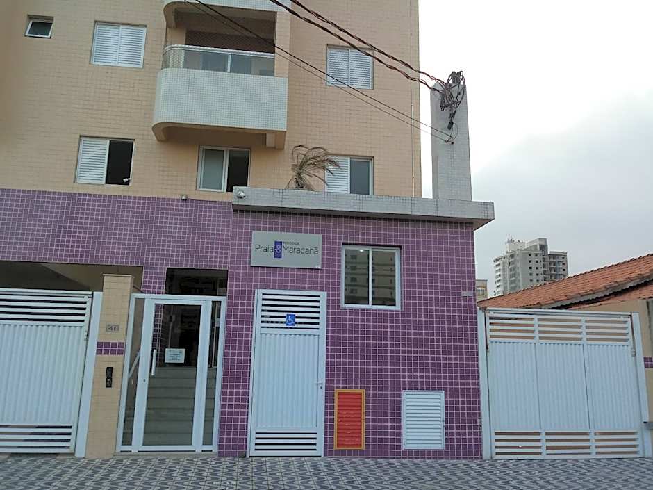 Prédio com piscina na cobertura frente ao mar, apartamento para até 6 pessoas e 3 crianças até 8 anos, churrasqueira na sacada, Wi-Fi grátis, NÃO oferecemos roupas de cama e banho, 1 vaga de garagem, na Praia Grande-Vila Mirim