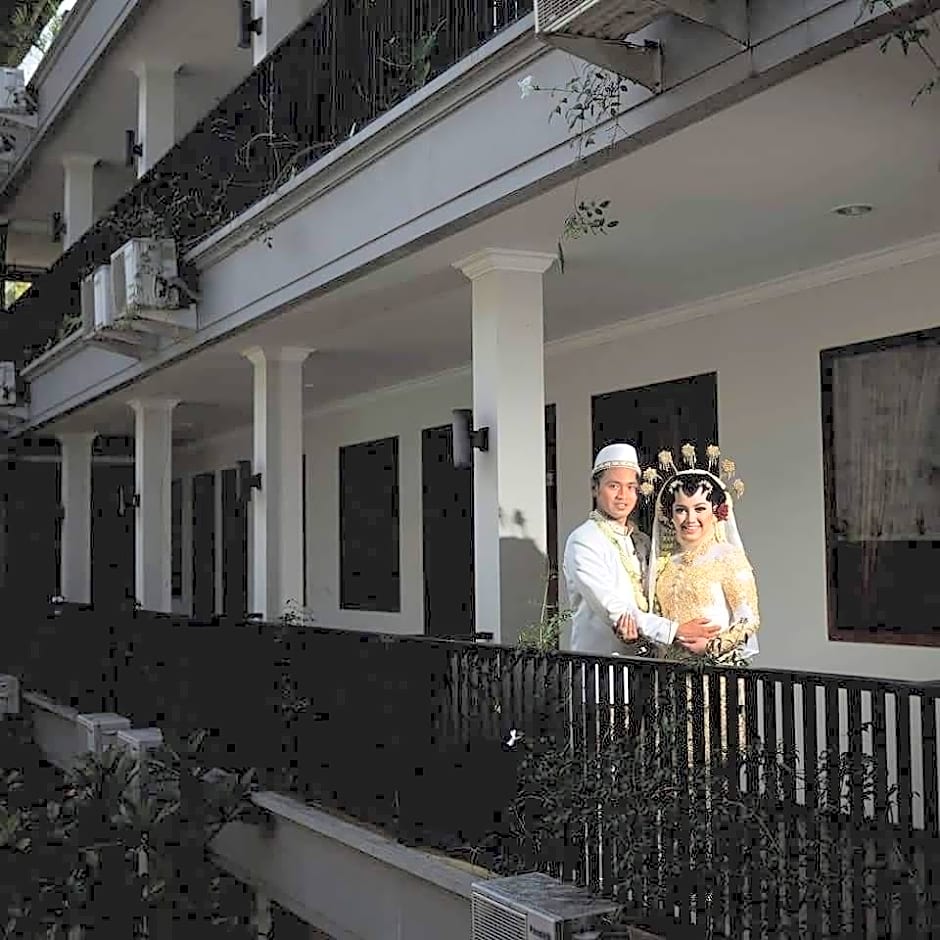 D'Fresh Guest House and Resto