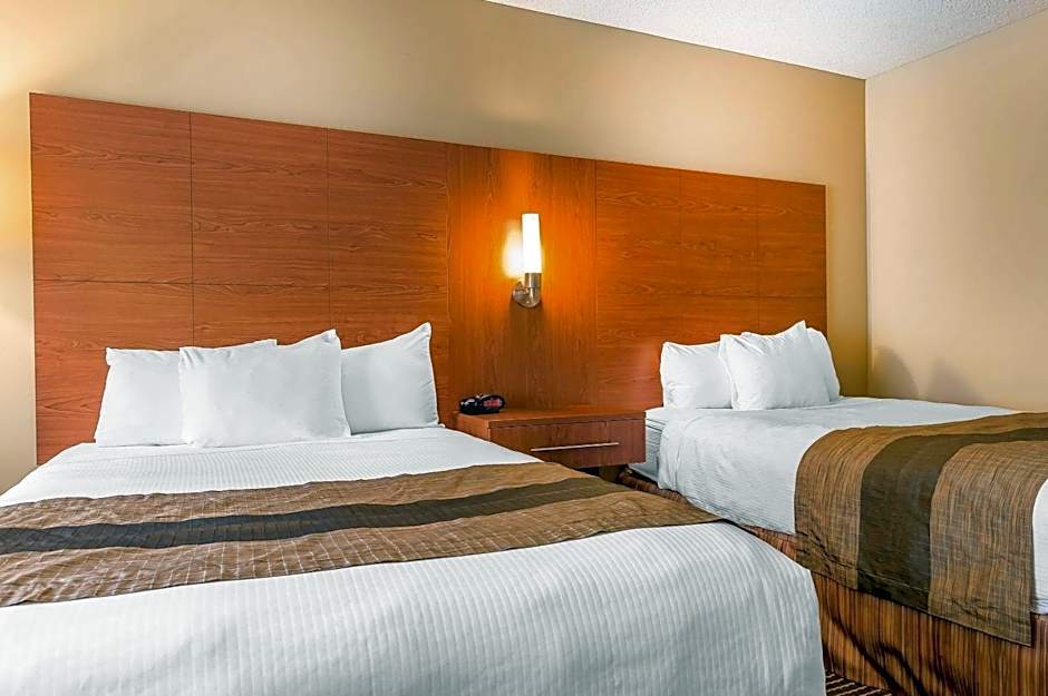 Quality Inn & Suites Hawkesbury