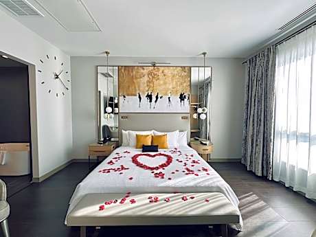 King Room with Spa Bath