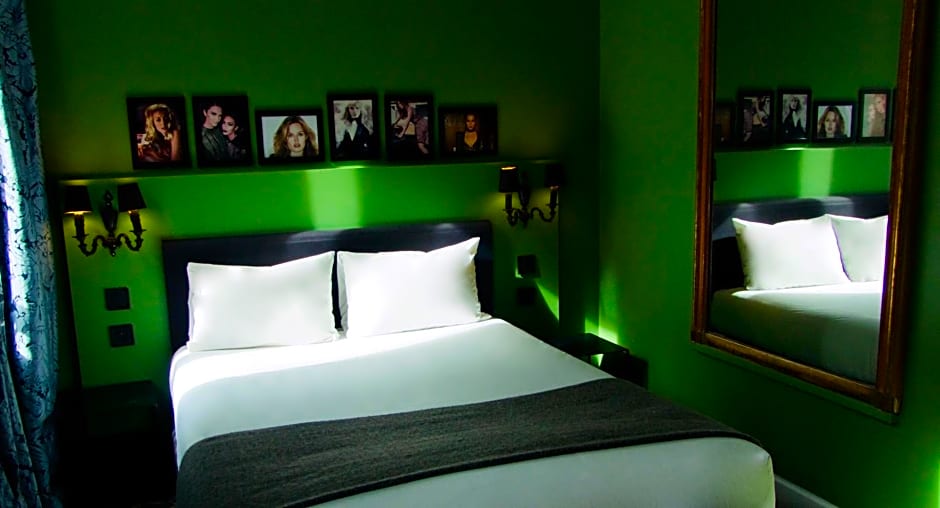 Hotel Noir