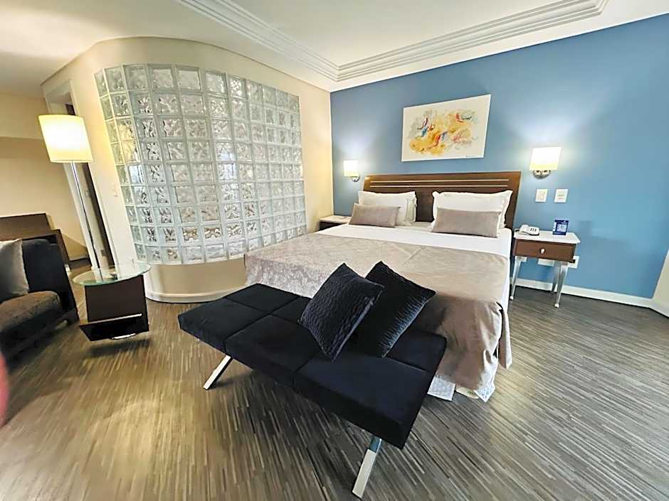 Photo 1 of 8 of Premium Suite