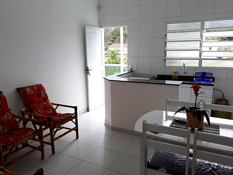 Apartamento de 2 quartos em maresias com piscina