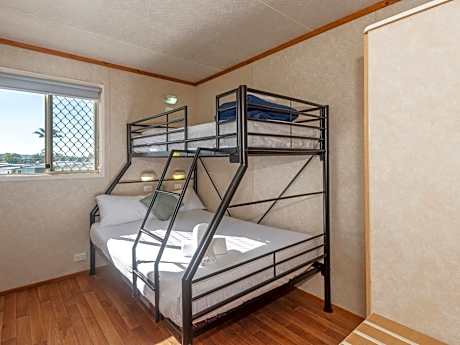 Deluxe Riverfront 2 Bedroom Spa Villa - Not Pet Friendly