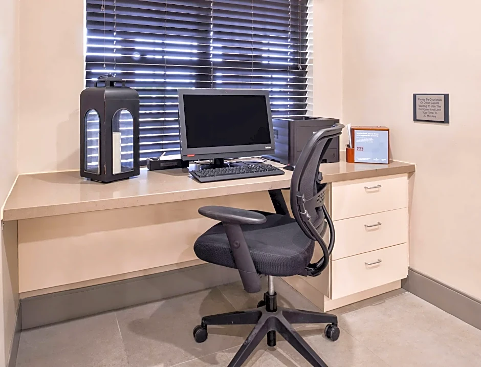 Country Inn & Suites by Radisson Tinley Park, IL