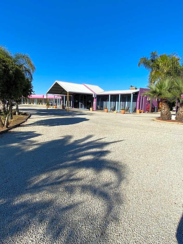 Paddle Steamer Motel