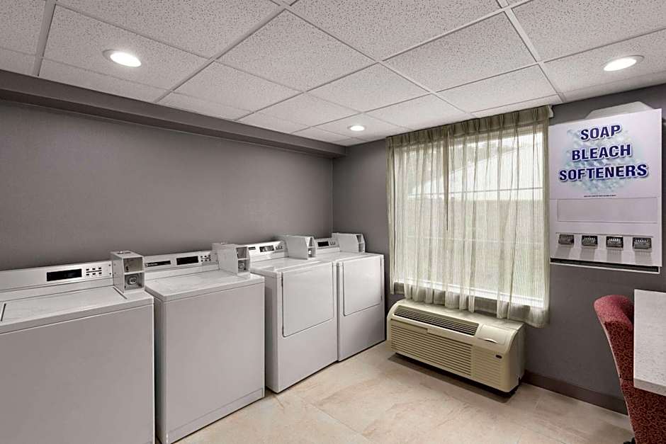 Hawthorn Extended Stay by Wyndham Knoxville