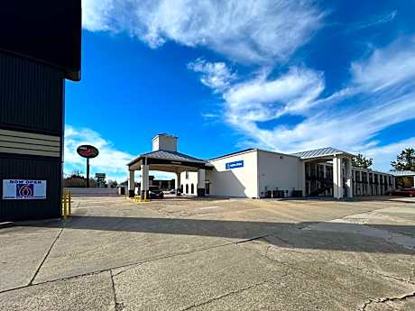 Motel 6 Denham Springs, LA