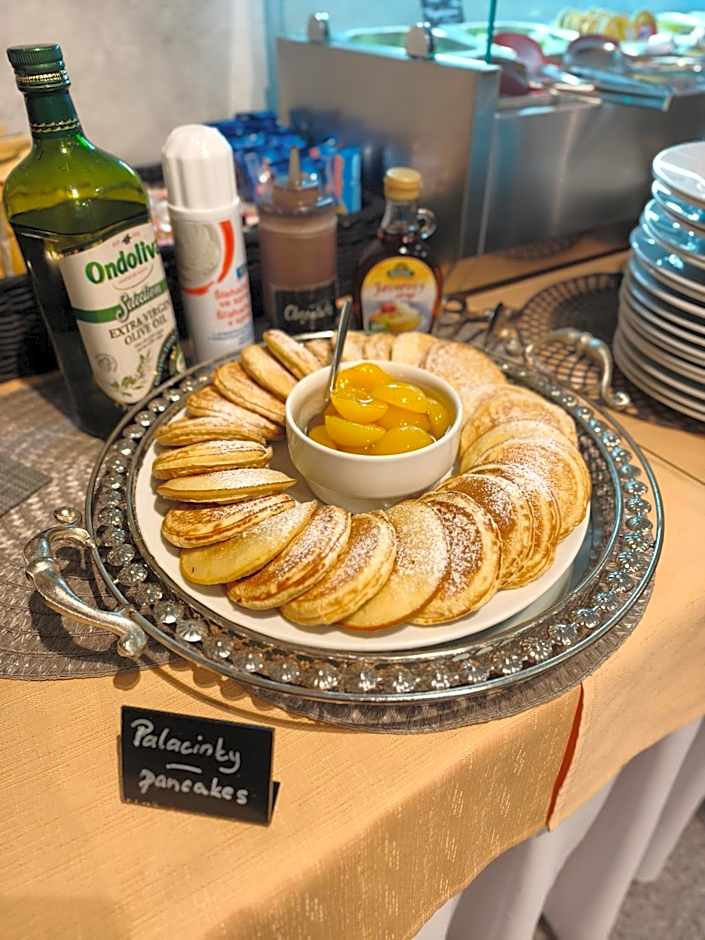 Felicity Garni Hotel