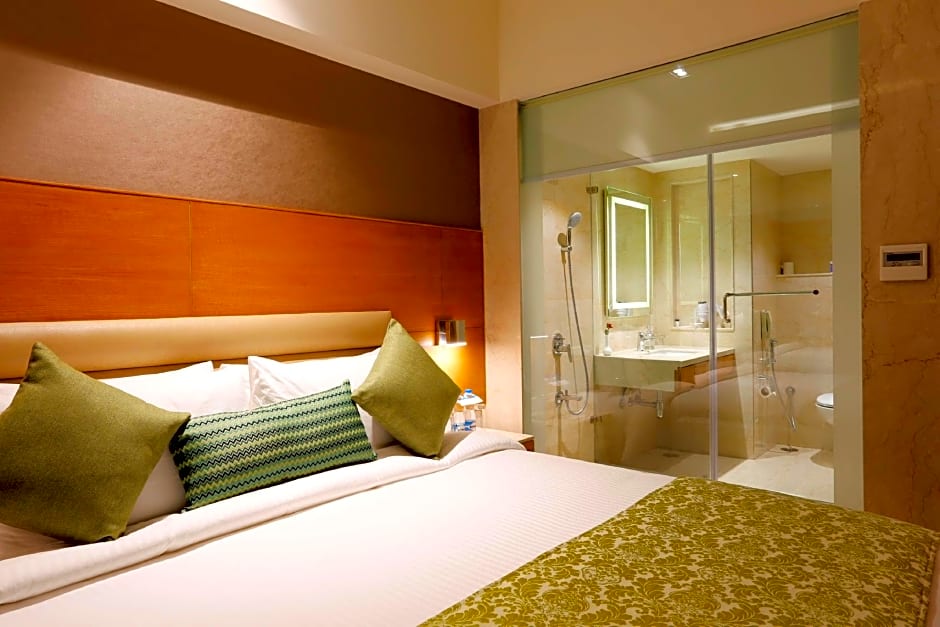 Nataraj Sarovar Portico