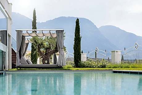 Small & Beautiful Hotel Gnaid