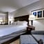 Holiday Inn Express Hotel & Suites Middleboro Raynham By IHG