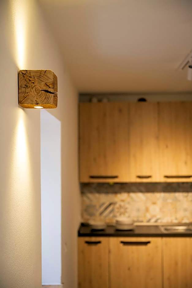 SnowLake Suite & Apartment