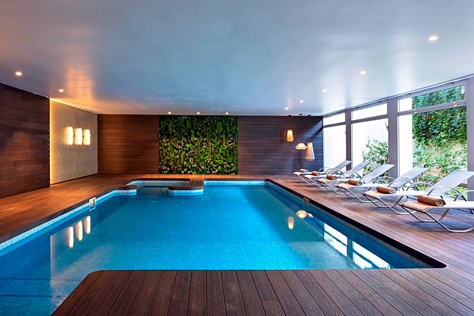 Valentin Reina Paguera - Adults Only