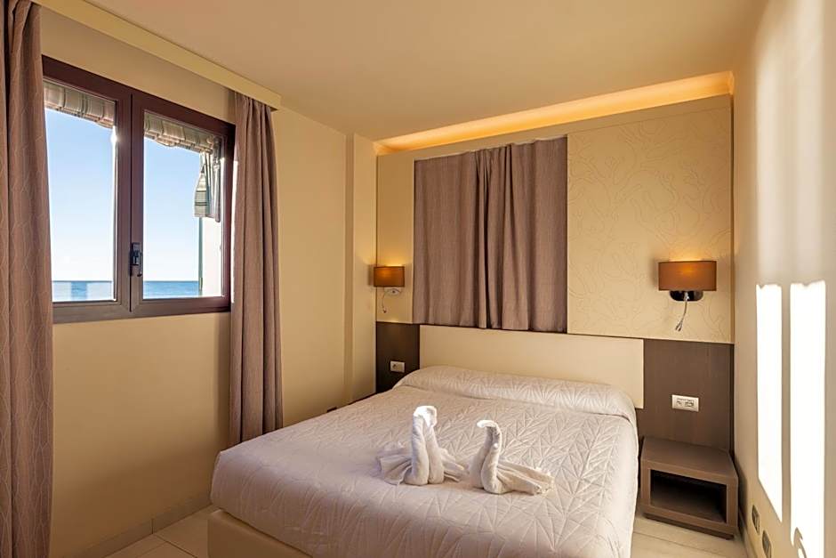 Photo 1 of 11 of Double Room
