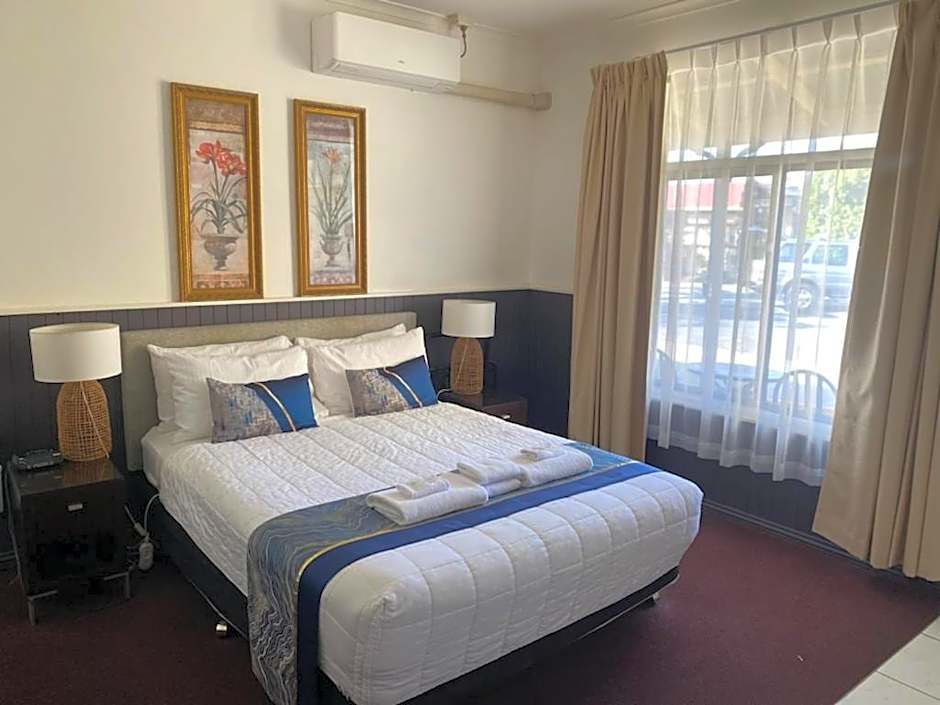 The Esplanade Motel