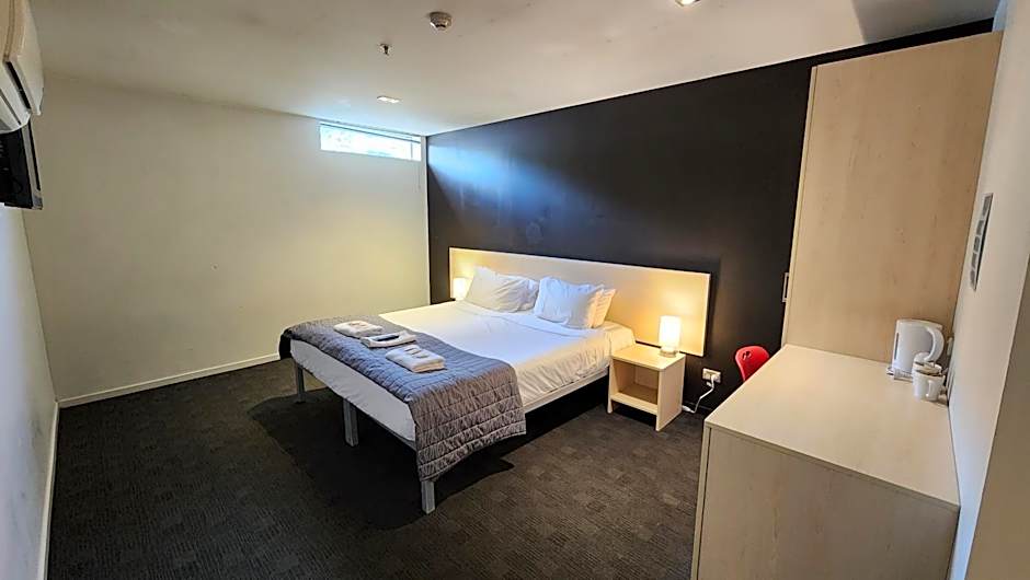 Nomads Queenstown Hostel