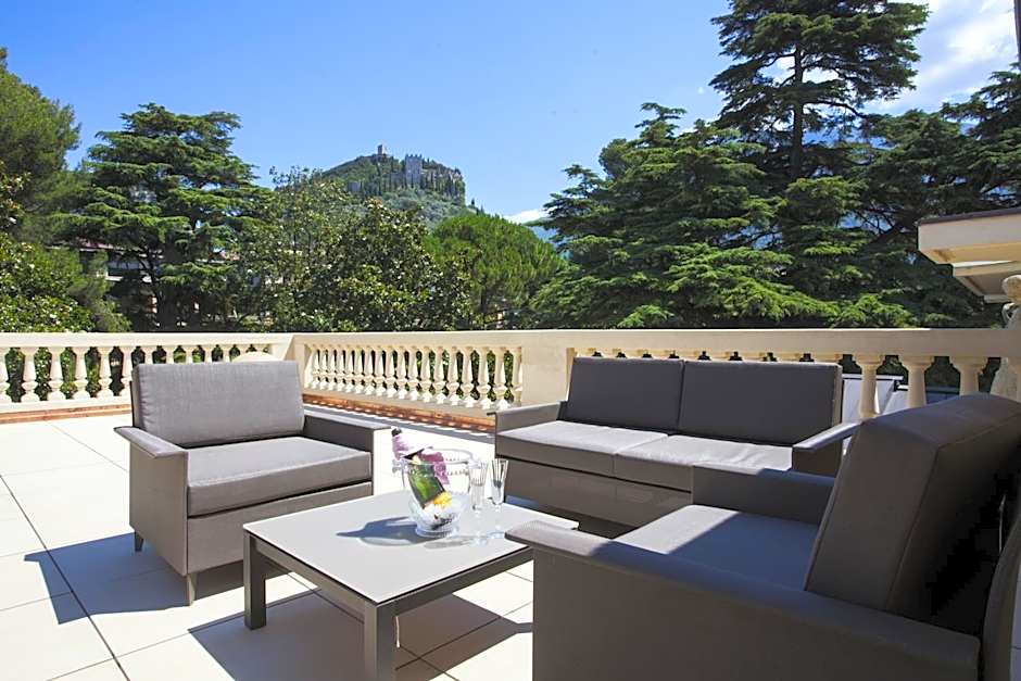 Villa Italia Luxury Suites and Apartments