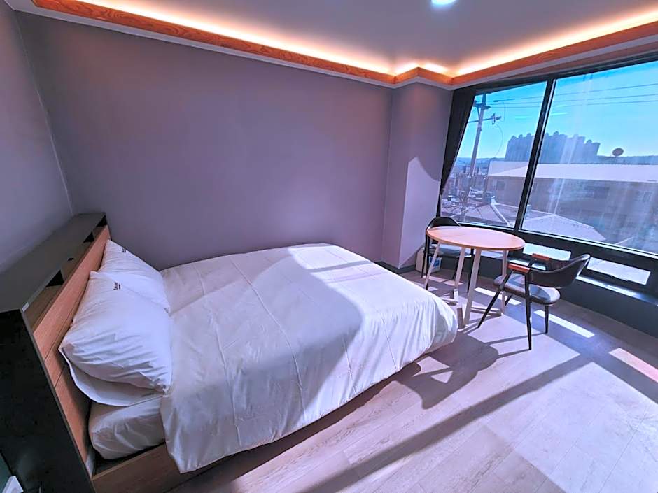 Yuna Hotel by Merciel