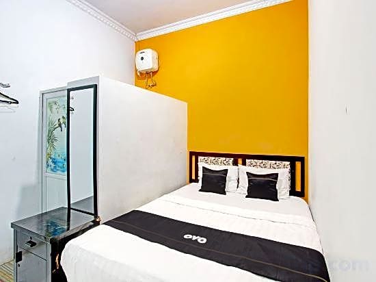 RedDoorz Syariah near Alun Alun Balai Kota Tegal