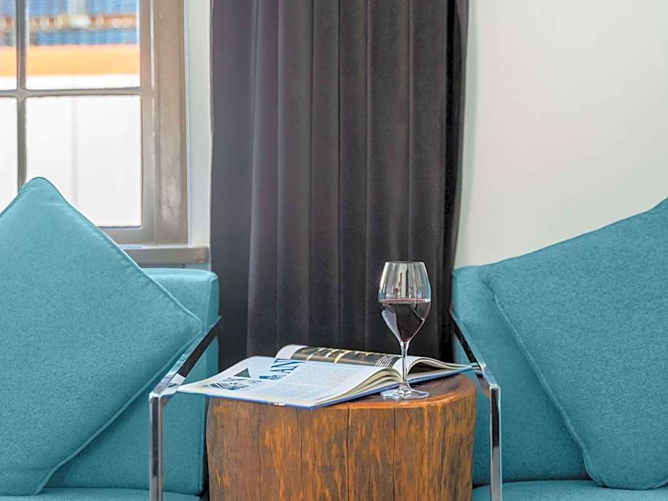 Peppers Gallery Hotel