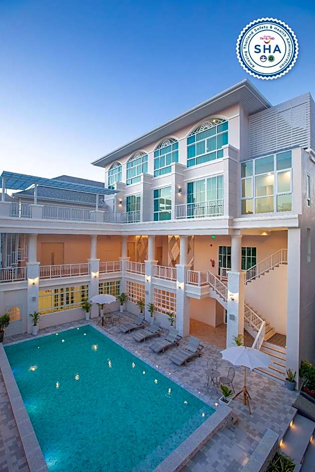 De Hug Hotel And Residence