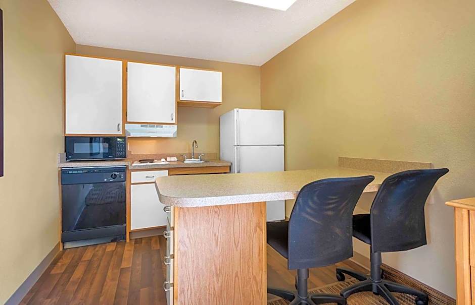 Extended Stay America Select Suites - Providence - Airport