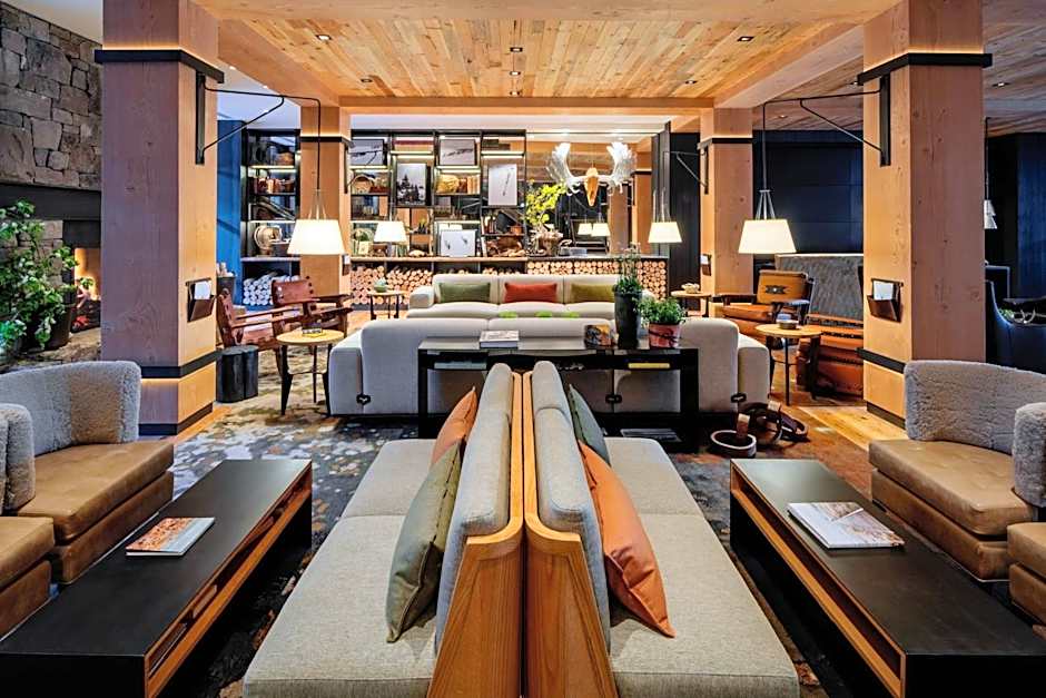 The Cloudveil, Autograph Collection