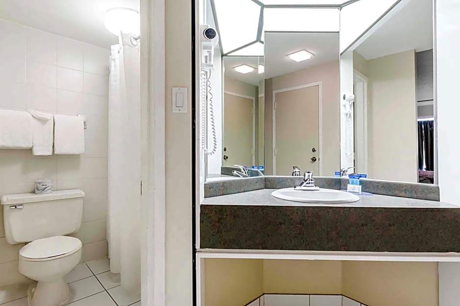 Travelodge by Wyndham Trois-Rivieres
