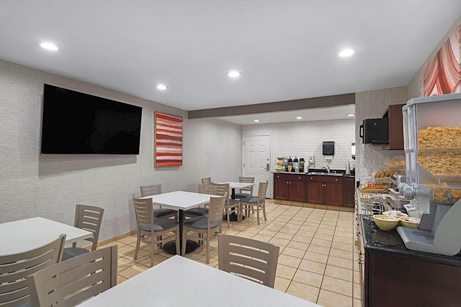 Ramada Bayside Inn & Suites Eureka