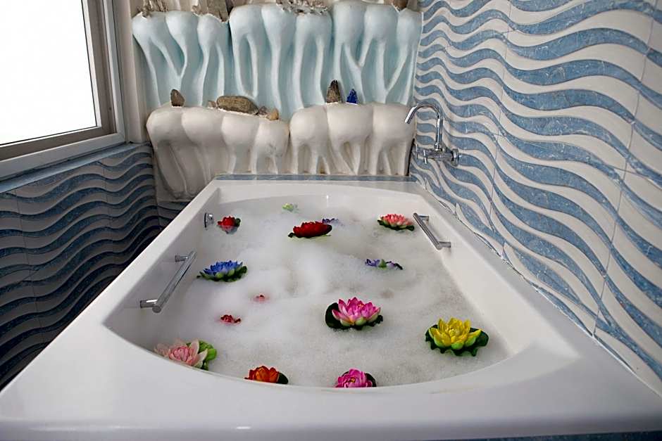 Royal Penguin Boutique Hotel & Spa