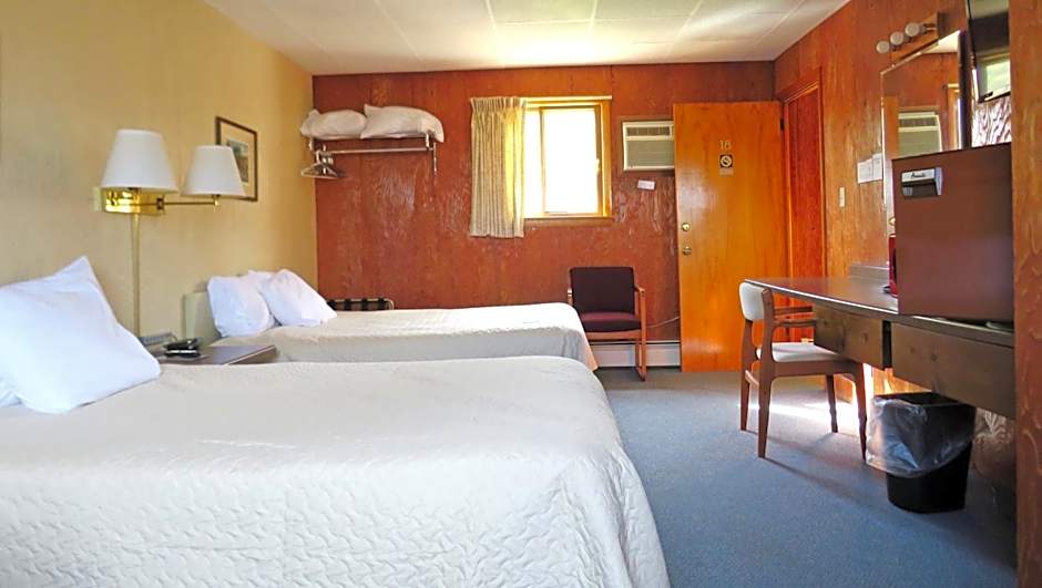 Indianhead Ironwood Hotel