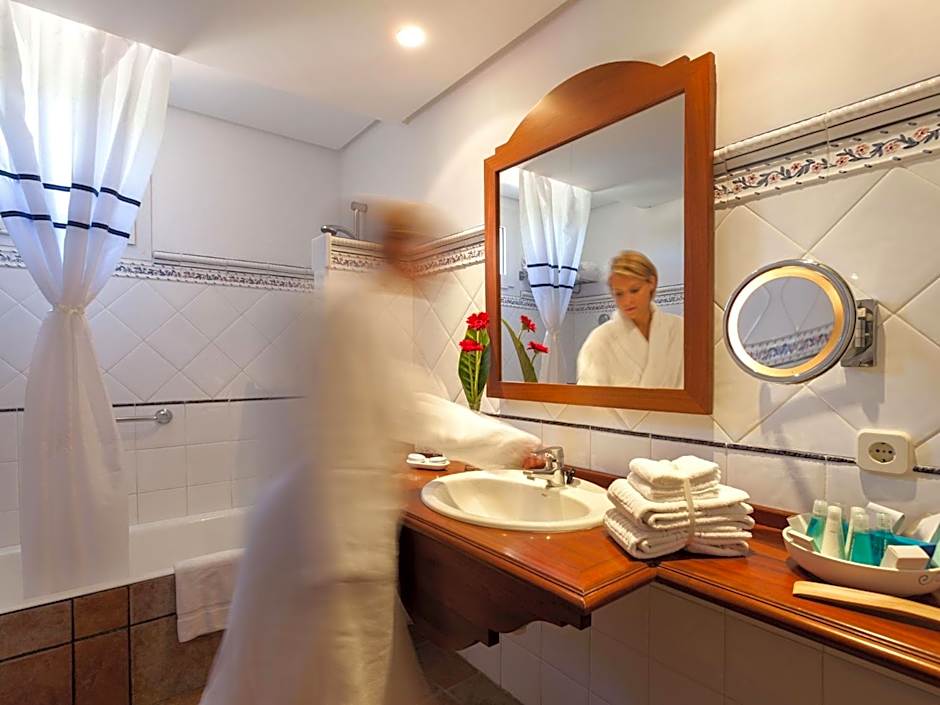 Hotel Cala Sant Vicenc - Adults Only